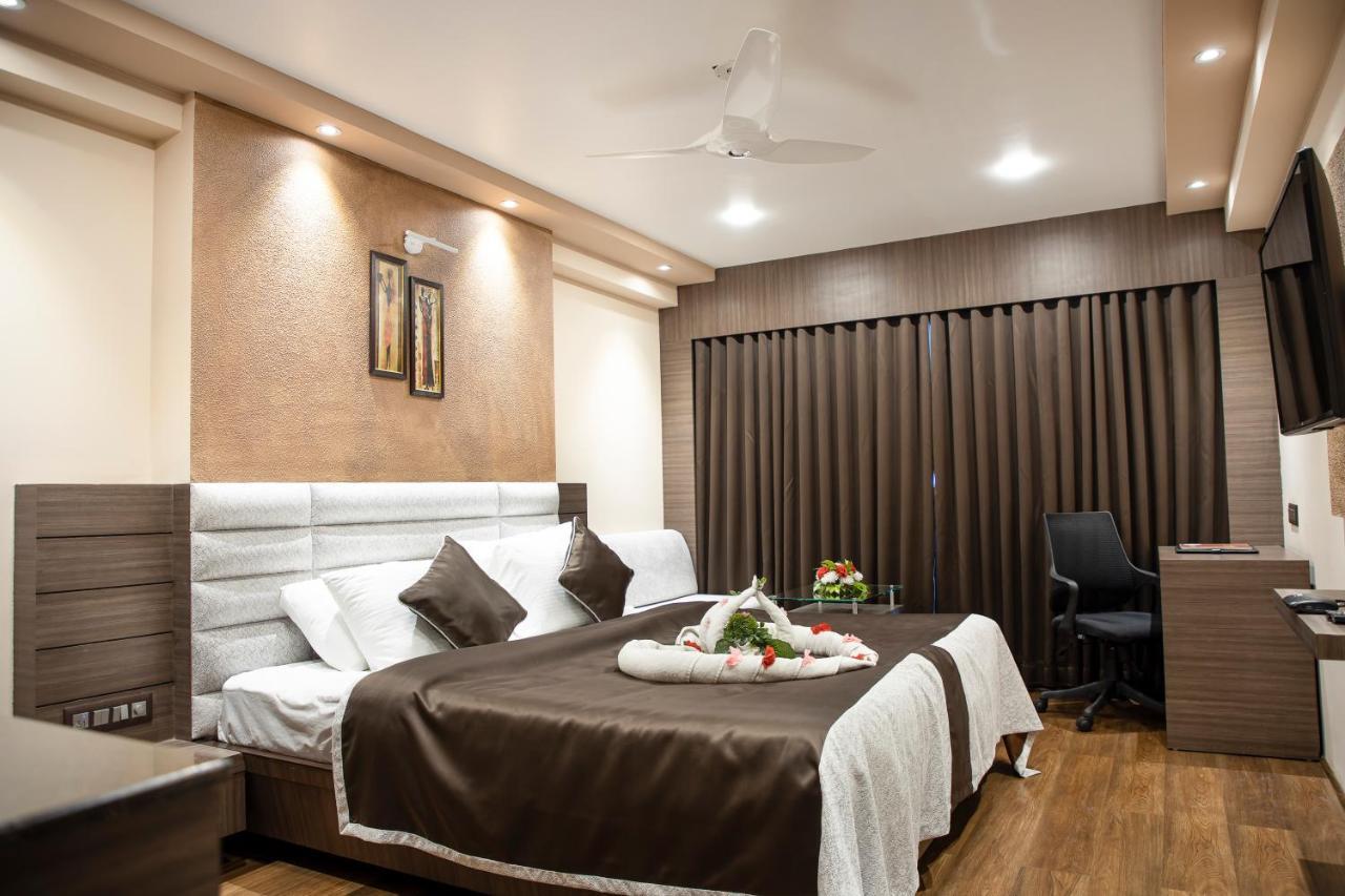 Hotel Rajmahal Guwahati Esterno foto