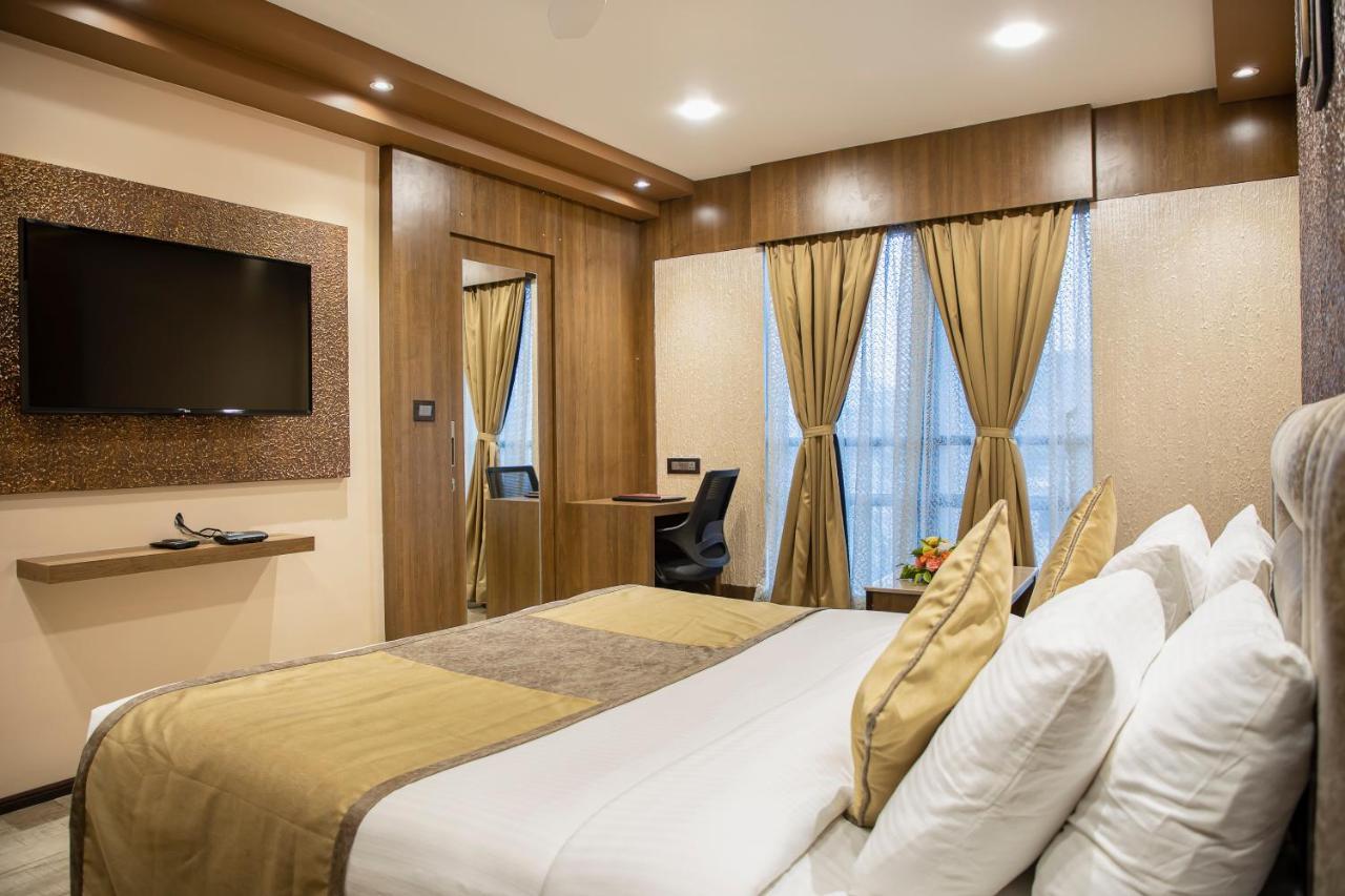 Hotel Rajmahal Guwahati Esterno foto