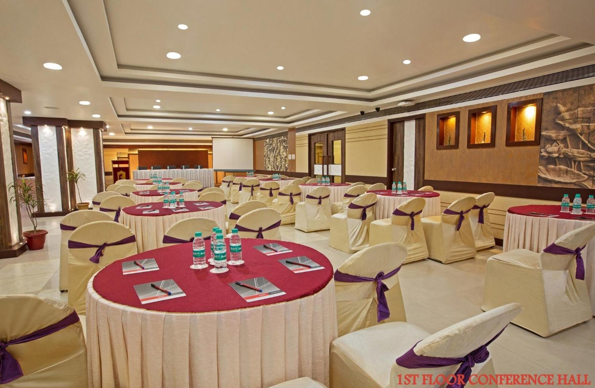 Hotel Rajmahal Guwahati Esterno foto