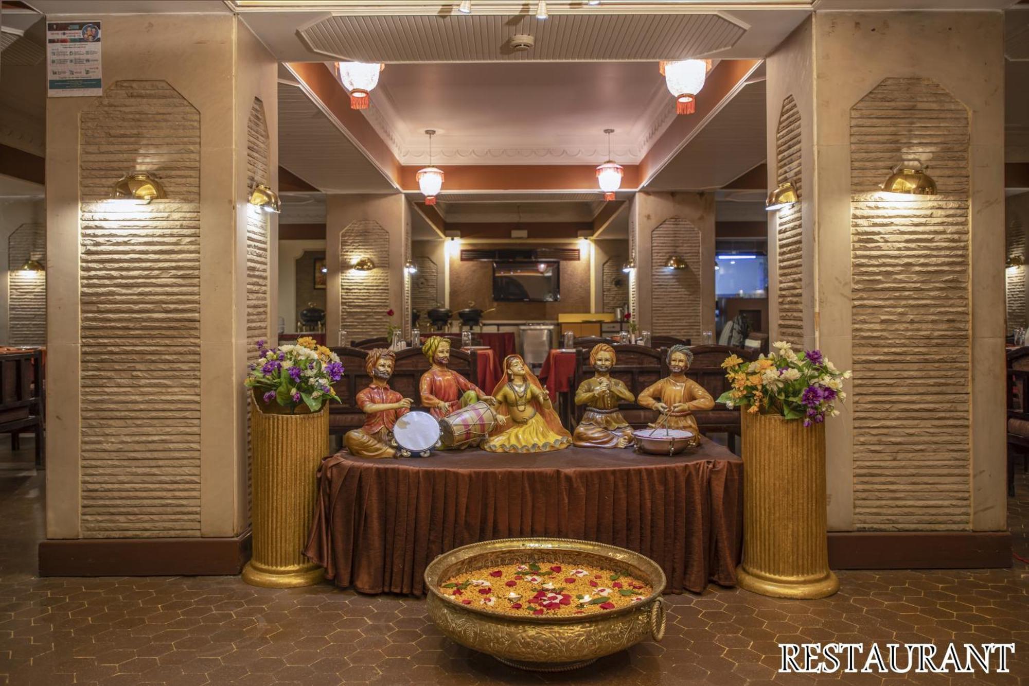 Hotel Rajmahal Guwahati Esterno foto