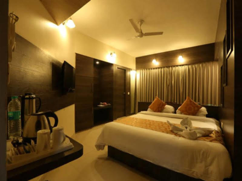 Hotel Rajmahal Guwahati Esterno foto